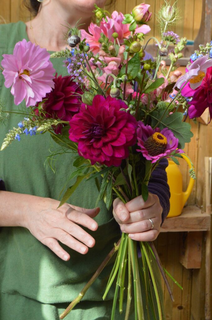 Bouquet de fleurs fraiches réalisé par Le Temps des cueillettes
